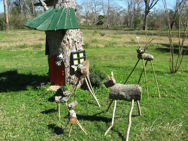 Outdoor Wood Deer {The Simple Things}