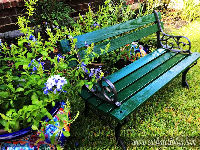Outdoor Garden Bench Makeover